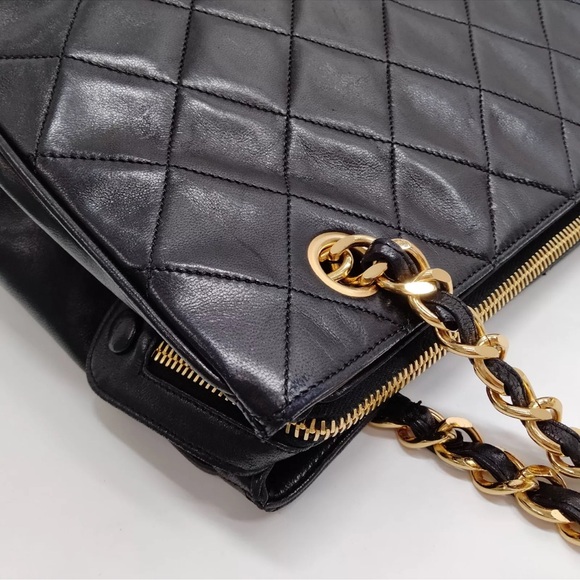 CHANEL CC Charm Matelasse Chain Tote Bag Leather Black - Picture 7 of 13